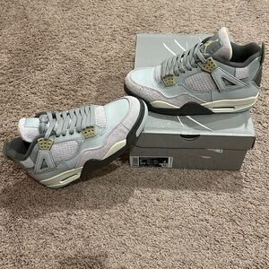 Air Jordan 4 Retro SE Photon Dust